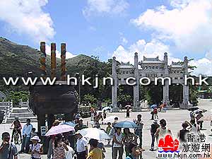 大屿山 宝莲禅寺 香港宝鼎